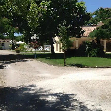 D'hotes Cabassou Du Medoc Bed & Breakfast 3*